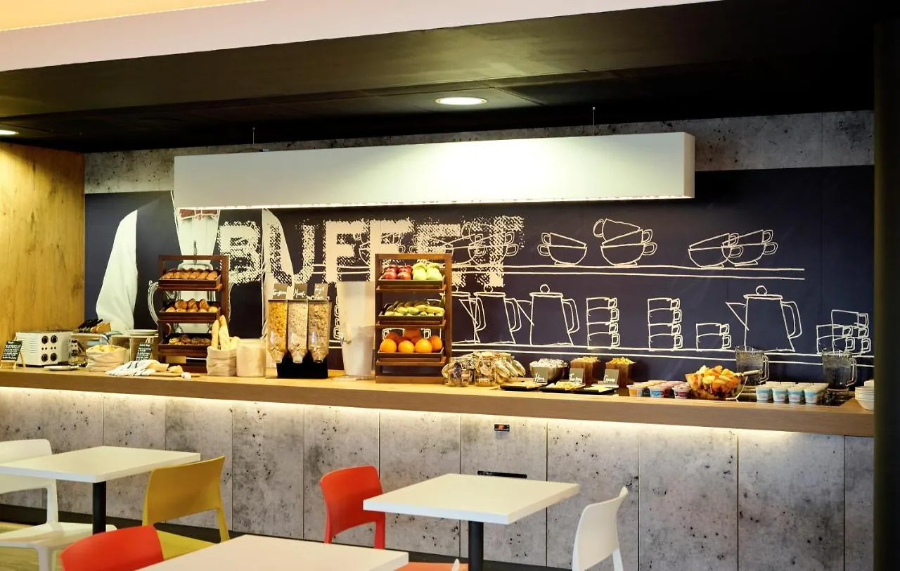 Ibis Budget Leeds Centre Crown Point Road Leeds (West Yorkshire)